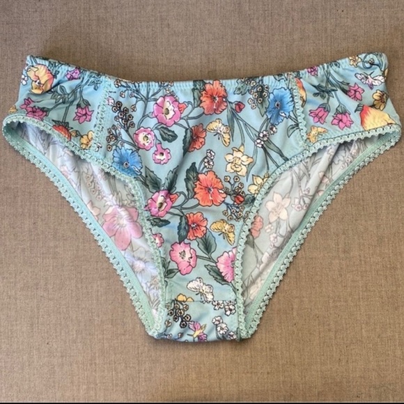 Spell 3 piece Vintage Sayulita Bralette (m) Bloomers (L) and Sleep Mask - Picture 9 of 11